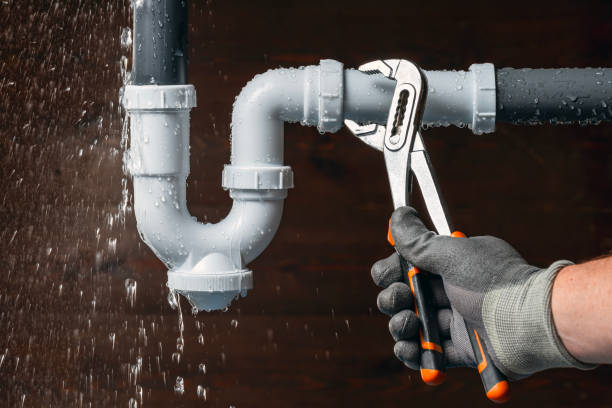 Professional Gas Line Repair technician working in Rock Island, WA